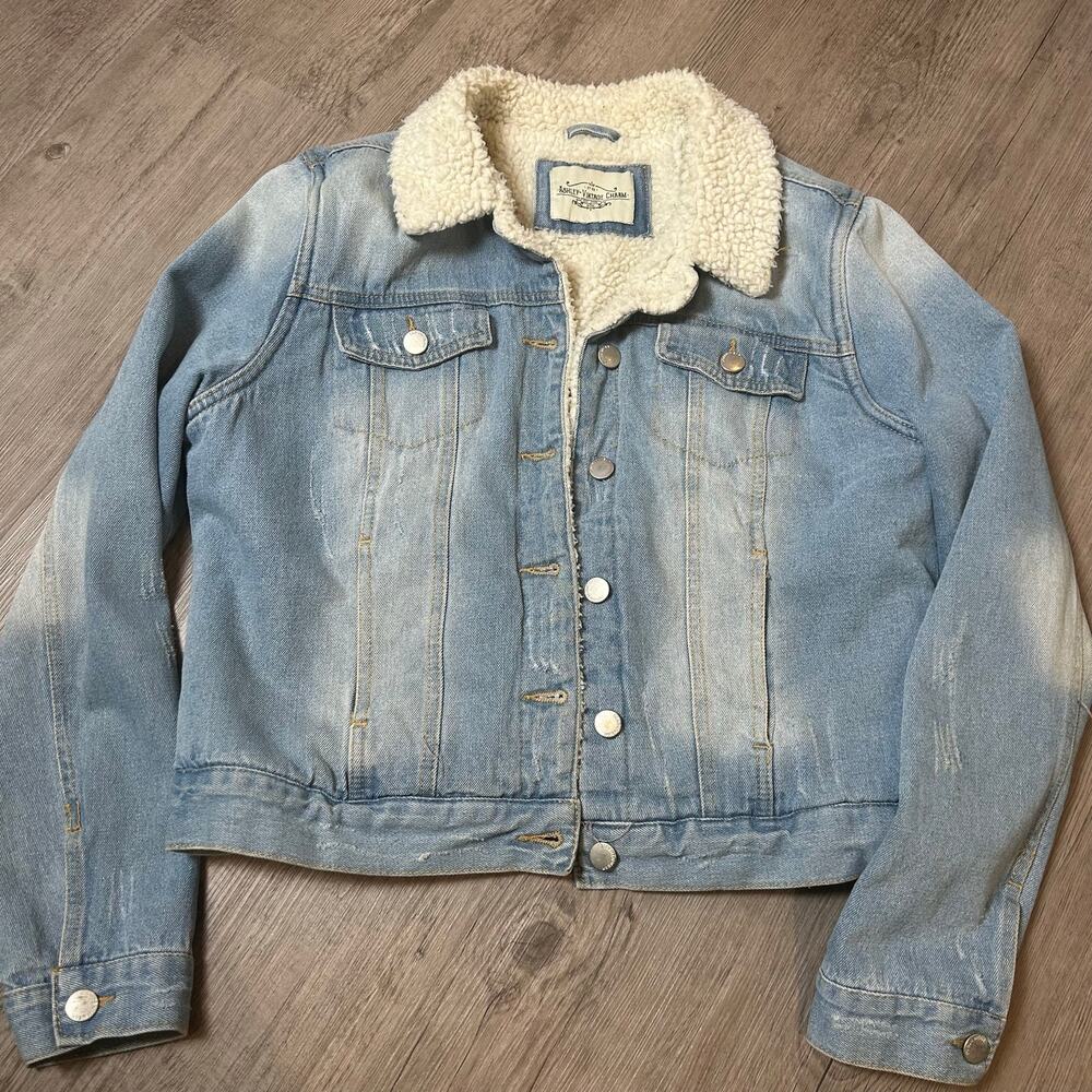 Ashley Vintage Charm Sherpa Denim Jacket Women’s L Light Blue Distressed